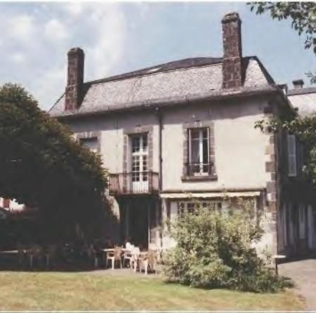 Logis Hotel La Source Du Mont Saint-Martin-Valmeroux Exterior foto