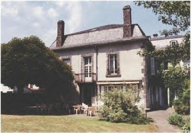 Logis Hotel La Source Du Mont Saint-Martin-Valmeroux Exterior foto